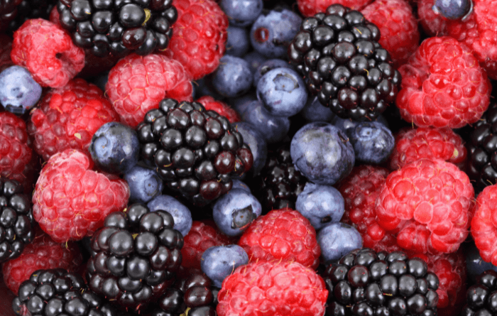 10 Delicious Heart-Healthy Foods to Incorporate into Your Diet
Berries
readersride.com
