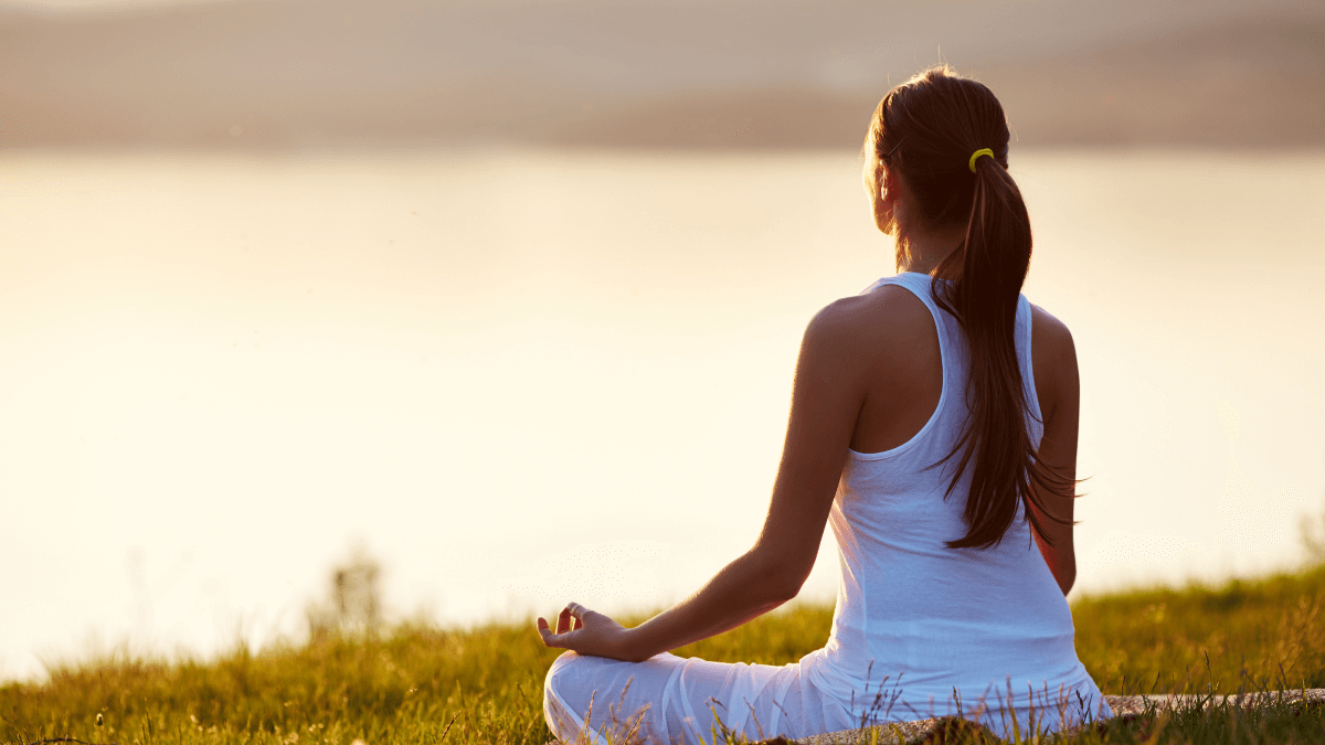Mindfulness Meditation: Tips for a More Peaceful and Productive Life  Meditation readersride.com